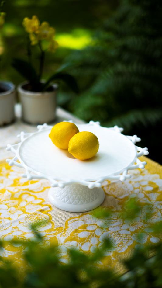 Crisscross Milk Lattice Pedestal